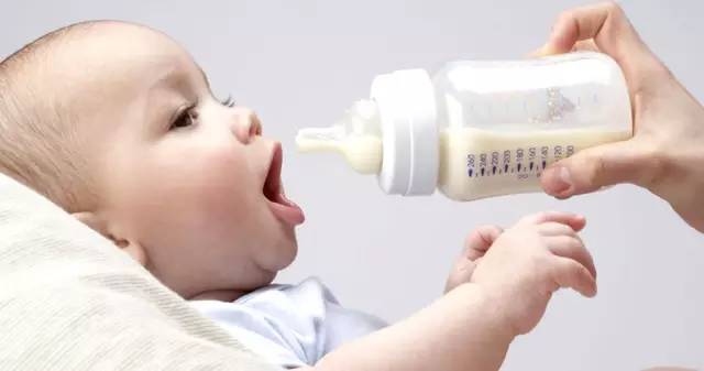<b><font color='#0000FF'>宝宝喝奶需要好水 家用净水机品牌推荐</font></b>